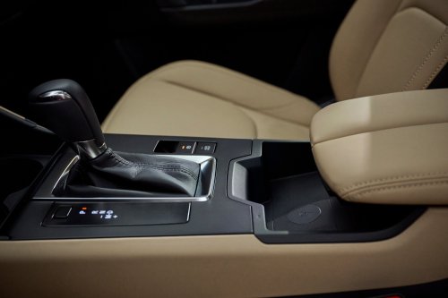 2026 Mazda CX-5 revealed – more practical 3rd gen, 15.6-inch touchscreen, 141 PS 2.5L NA mild hybrid