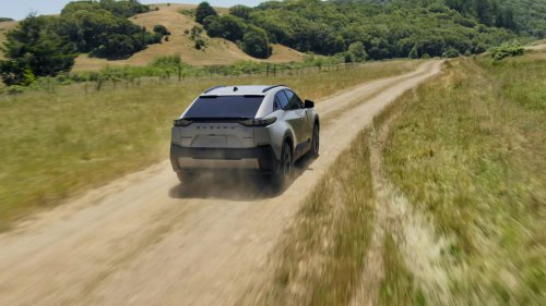 2026 Subaru Uncharted debuts in the US – up to 338 hp, 483 km EV range; sister model to Toyota C-HR+