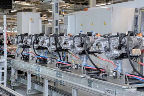 BMW, BMW iX3, 2026 BMW iX3 50 xDrive EV – 10% lighter, 40% less energy loss, 20% less costs compared to predecessor
