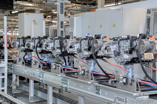 2026 BMW iX3 50 xDrive EV – 10% lighter, 40% less energy loss, 20% less costs compared to predecessor