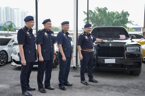 Can’t use RM300 fine to escape paying road tax, all dues must be settled if you want your car back – Loke