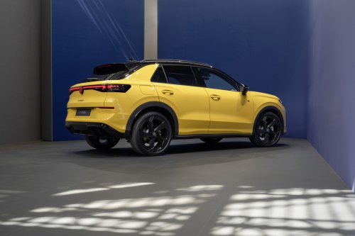 2025 Volkswagen T-Roc revealed – second-gen ‘Golf SUV’ is longer, 1.5L eTSI MHEV, column gear selector