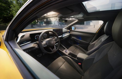 2025 Volkswagen T-Roc revealed – second-gen ‘Golf SUV’ is longer, 1.5L eTSI MHEV, column gear selector