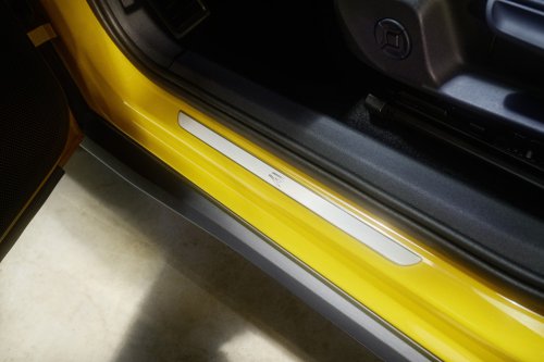 2025 Volkswagen T-Roc revealed – second-gen ‘Golf SUV’ is longer, 1.5L eTSI MHEV, column gear selector