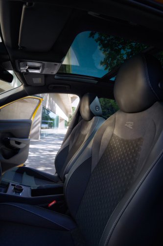 2025 Volkswagen T-Roc revealed – second-gen ‘Golf SUV’ is longer, 1.5L eTSI MHEV, column gear selector