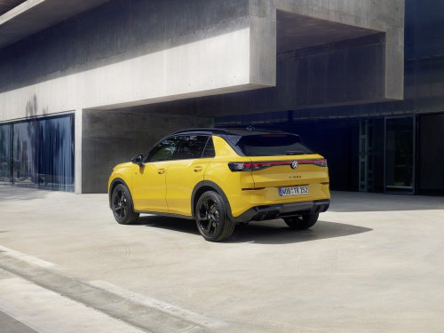 2025 Volkswagen T-Roc revealed – second-gen ‘Golf SUV’ is longer, 1.5L eTSI MHEV, column gear selector