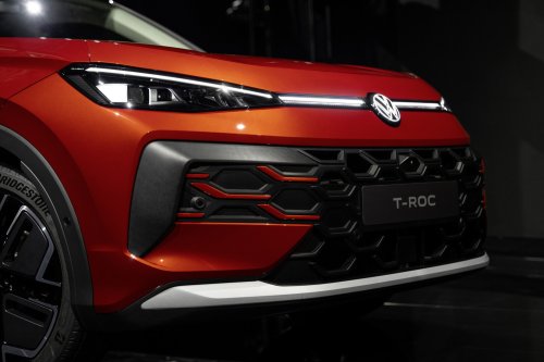 2025 Volkswagen T-Roc revealed – second-gen ‘Golf SUV’ is longer, 1.5L eTSI MHEV, column gear selector