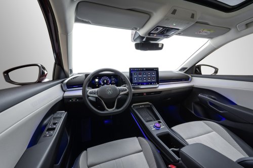 2025 Volkswagen T-Roc revealed – second-gen ‘Golf SUV’ is longer, 1.5L eTSI MHEV, column gear selector