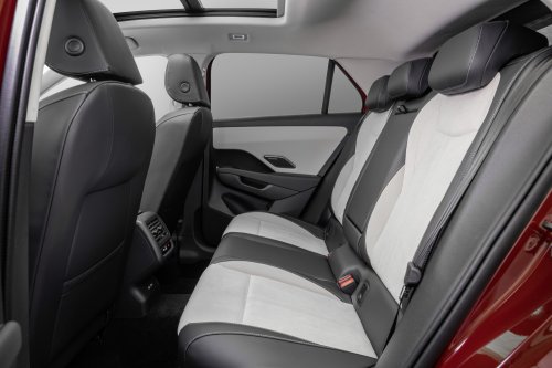 2025 Volkswagen T-Roc revealed – second-gen ‘Golf SUV’ is longer, 1.5L eTSI MHEV, column gear selector