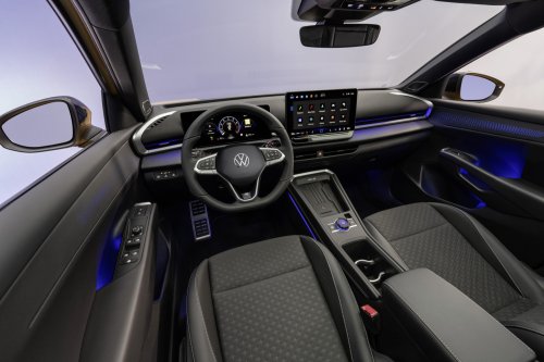 Volkswagen, Volkswagen Golf, SUV, 2025 Volkswagen T-Roc revealed – second-gen ‘Golf SUV’ is longer, 1.5L eTSI MHEV, column gear selector