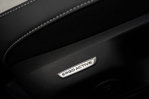 2025 Volkswagen T-Roc revealed – second-gen ‘Golf SUV’ is longer, 1.5L eTSI MHEV, column gear selector