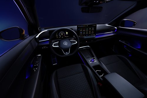 2025 Volkswagen T-Roc revealed – second-gen ‘Golf SUV’ is longer, 1.5L eTSI MHEV, column gear selector