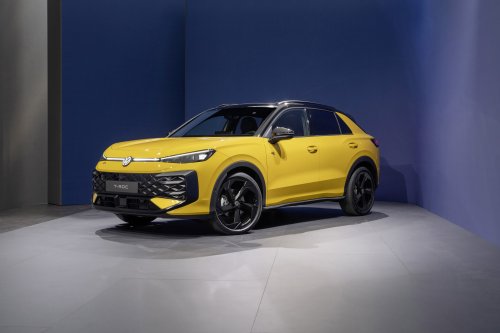 2025 Volkswagen T-Roc revealed – second-gen ‘Golf SUV’ is longer, 1.5L eTSI MHEV, column gear selector