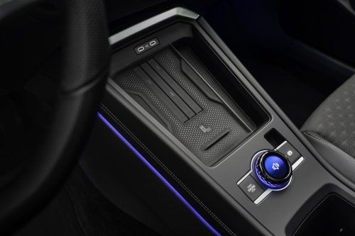 2025 Volkswagen T-Roc revealed – second-gen ‘Golf SUV’ is longer, 1.5L eTSI MHEV, column gear selector