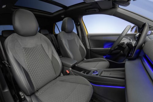 2025 Volkswagen T-Roc revealed – second-gen ‘Golf SUV’ is longer, 1.5L eTSI MHEV, column gear selector