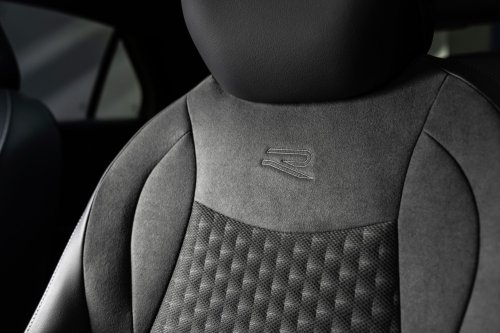 2025 Volkswagen T-Roc revealed – second-gen ‘Golf SUV’ is longer, 1.5L eTSI MHEV, column gear selector