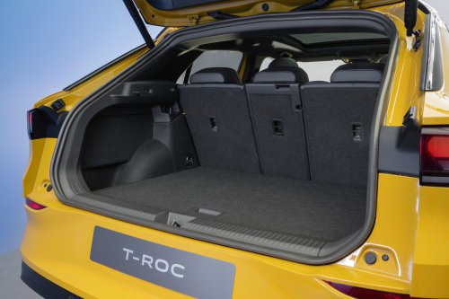 2025 Volkswagen T-Roc revealed – second-gen ‘Golf SUV’ is longer, 1.5L eTSI MHEV, column gear selector