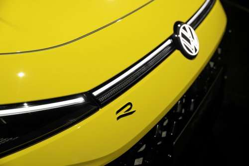 2025 Volkswagen T-Roc revealed – second-gen ‘Golf SUV’ is longer, 1.5L eTSI MHEV, column gear selector