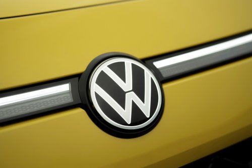 2025 Volkswagen T-Roc revealed – second-gen ‘Golf SUV’ is longer, 1.5L eTSI MHEV, column gear selector