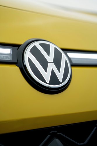 2025 Volkswagen T-Roc revealed – second-gen ‘Golf SUV’ is longer, 1.5L eTSI MHEV, column gear selector