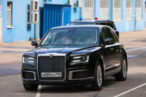 Agong visits NAMI in Russia, test drives Aurus Senat