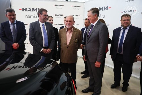 Agong visits NAMI in Russia, test drives Aurus Senat