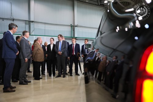 Agong visits NAMI in Russia, test drives Aurus Senat