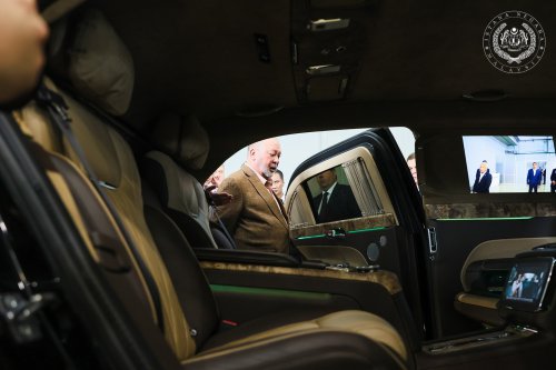 Agong visits NAMI in Russia, test drives Aurus Senat