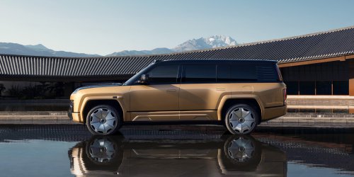 Yangwang U8L in China – BYD’s ultra-luxurious 6-seater REEV SUV rivals Rolls-Royce Cullinan; RM769k