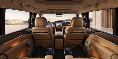 Yangwang U8L in China – BYD’s ultra-luxurious 6-seater REEV SUV rivals Rolls-Royce Cullinan; RM769k