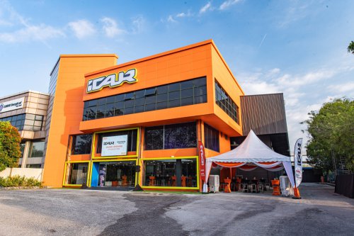 iCaur Malaysia opens Glenmarie outlet by Absolute Motor – brand’s first dealership in Malaysia, worldwide