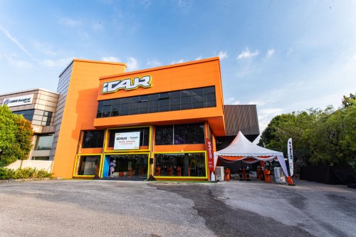 iCaur Malaysia opens Glenmarie outlet by Absolute Motor – brand’s first dealership in Malaysia, worldwide