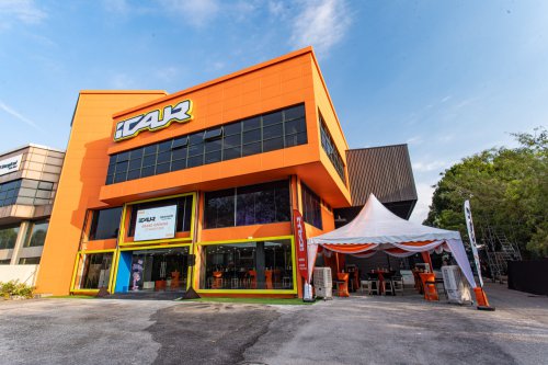 iCaur Malaysia opens Glenmarie outlet by Absolute Motor – brand’s first dealership in Malaysia, worldwide