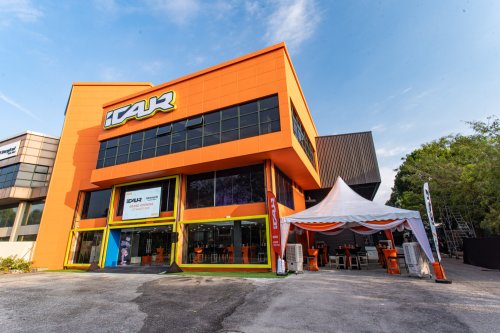 iCaur Malaysia opens Glenmarie outlet by Absolute Motor – brand’s first dealership in Malaysia, worldwide