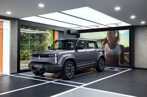 iCaur Malaysia opens Glenmarie outlet by Absolute Motor – brand’s first dealership in Malaysia, worldwide