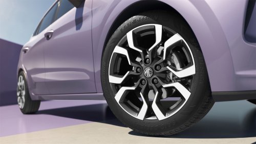 2025 MG4 gets rounded styling under pressure to improve China sales; semi-solid-state battery in Sept