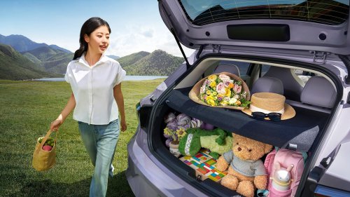 2025 MG4 gets rounded styling under pressure to improve China sales; semi-solid-state battery in Sept