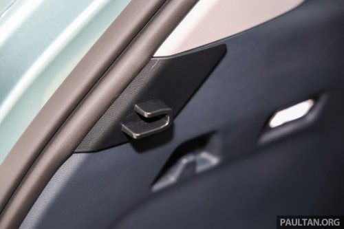 Proton eMas 7 now comes with free tonneau cover for existing, new customers – OTA brings Apple CarPlay