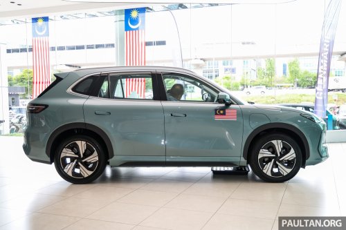 Proton eMas 7 now comes with free tonneau cover for existing, new customers – OTA brings Apple CarPlay