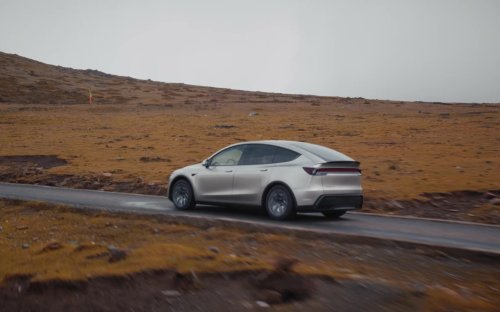 2026 Tesla Model Y in China updated to get larger 16-inch screen, black headlining from 6-seater Model Y L