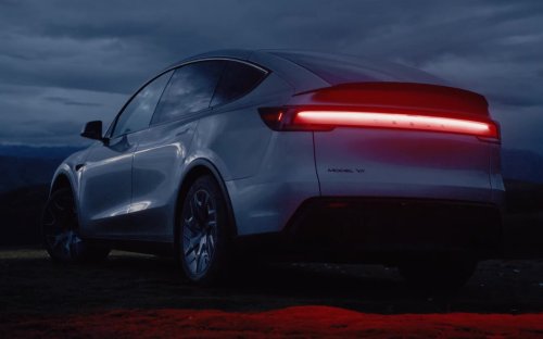 2026 Tesla Model Y in China updated to get larger 16-inch screen, black headlining from 6-seater Model Y L