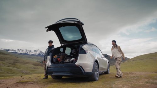 2026 Tesla Model Y in China updated to get larger 16-inch screen, black headlining from 6-seater Model Y L