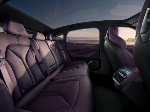 Xpeng, XPeng P7, 2025 Xpeng P7 gets over 10k orders in under 7 mins in China – EV sedan with up to 594 PS, 820 km CLTC