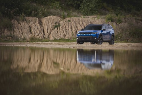 2026 Jeep Cherokee – 210 hp/312 Nm 1.6T petrol hybrid with two e-motors; 800 km combined range