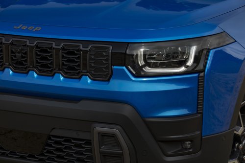 Jeep, 2026 Jeep Cherokee – 210 hp/312 Nm 1.6T petrol hybrid with two e-motors; 800 km combined range