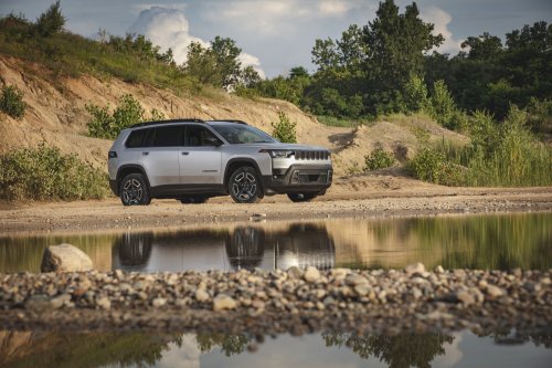 2026 Jeep Cherokee – 210 hp/312 Nm 1.6T petrol hybrid with two e-motors; 800 km combined range