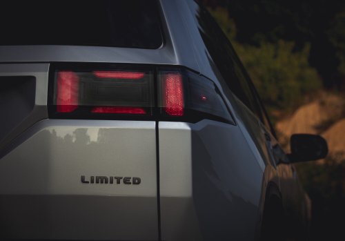 2026 Jeep Cherokee – 210 hp/312 Nm 1.6T petrol hybrid with two e-motors; 800 km combined range