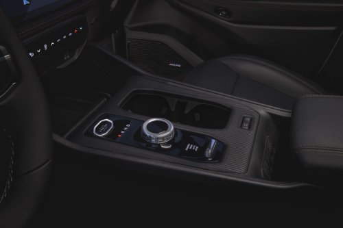 2026 Jeep Cherokee – 210 hp/312 Nm 1.6T petrol hybrid with two e-motors; 800 km combined range