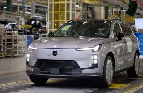 Volvo, Volvo XC70, PHEV, 2026 Volvo XC70 rolls off Taizhou production line; extended-range PHEV estimated at RM211k in China