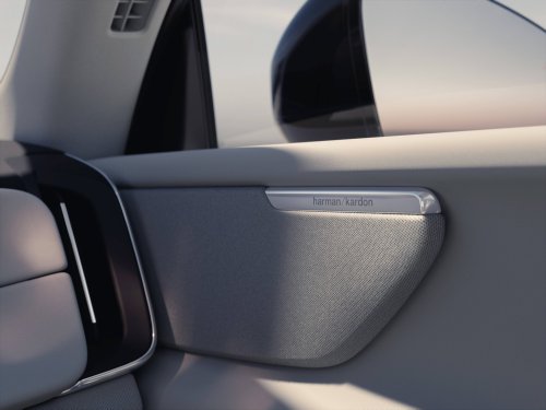 2026 Volvo XC70 officially debuts – extended-range PHEV; up to 212 km EV range, from RM177k in China